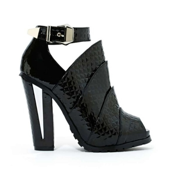 Privileged Brand Booties Nasty Gal Patent Peep Toe - Picture 5 of 6